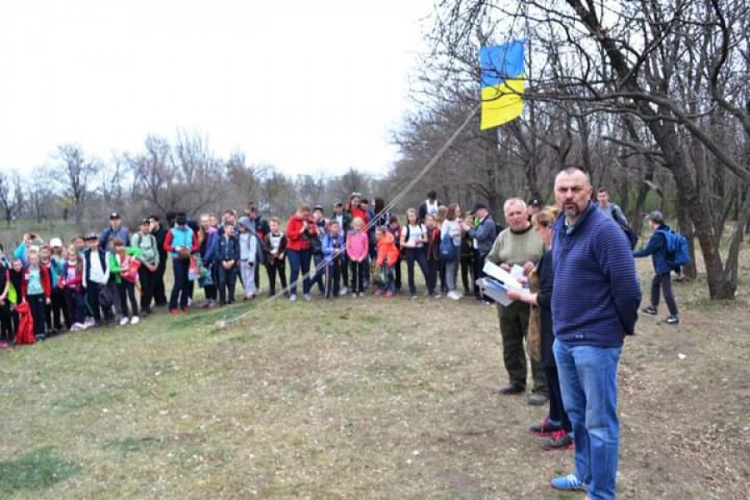 В поисках артефактов: в Кривом Роге прошли соревнования по спортивному ориентированию (фото)