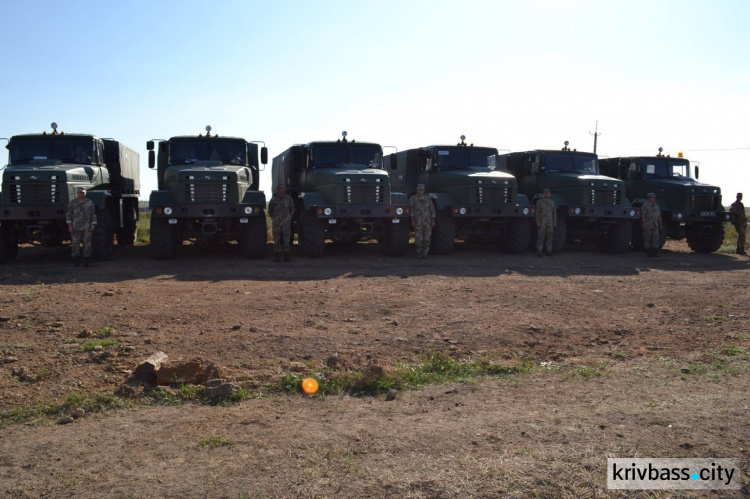 В 17-й танковой бригаде Кривого Рога на вооружении появились новые машины (ФОТО)