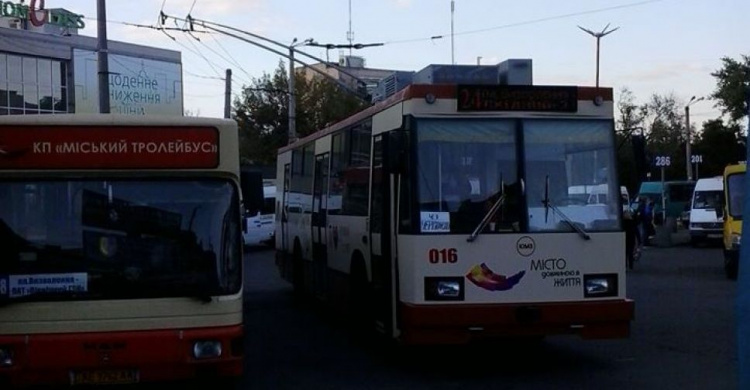 В Кривом Роге один рейс, дублируя другой, ездит полупустым, - транспортный эксперт