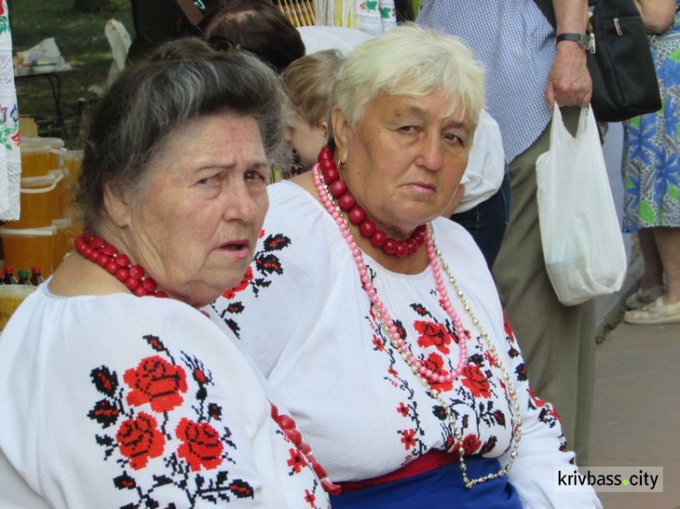 20 тонн меда со всей Украины: в Кривом Роге стартовал 9-й Медовый фестиваль (фото)