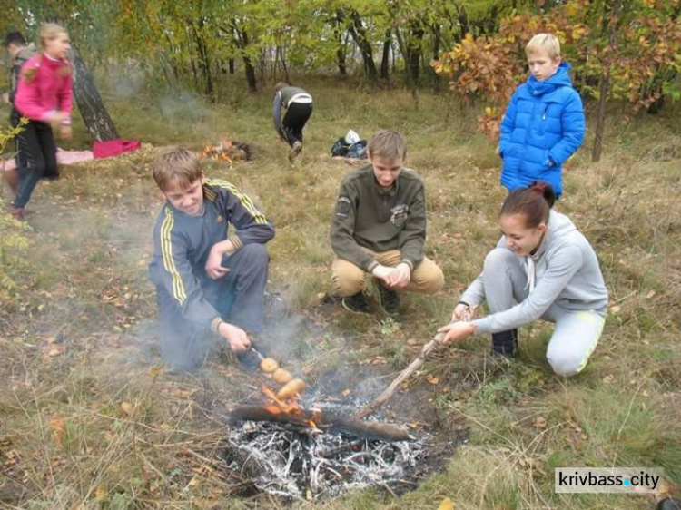 Лицеисты Кривого Рога стали "Казаками-экологами", для чего пешком преодолели 10 км (ФОТО)