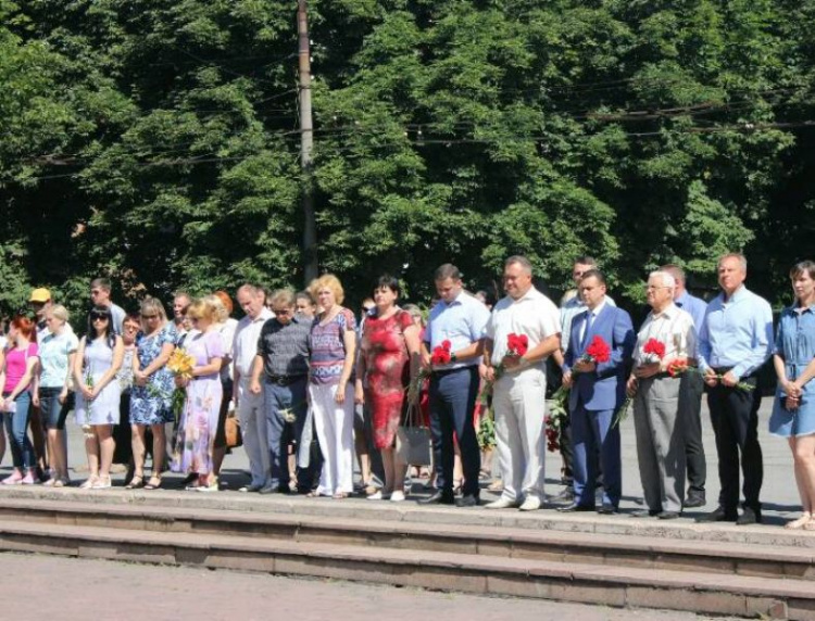 В Кривом Роге провели День скорби и чествования памяти жертв войны в Украине