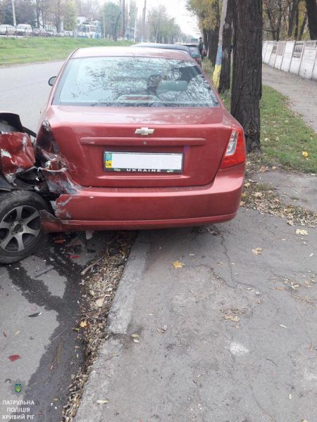 В Кривом Роге женщина за рулем устроила ДТП из 4-х машин (ФОТО)