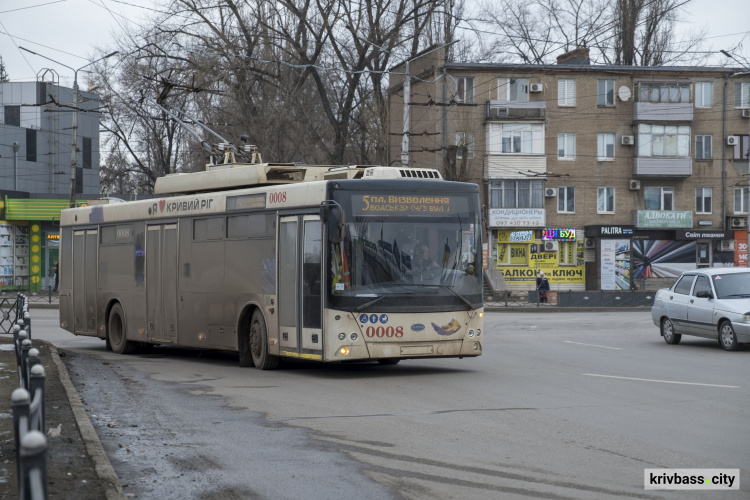 У Кривому Розі на одному з тролейбусних маршрутів вводять додаткові рейси: причини