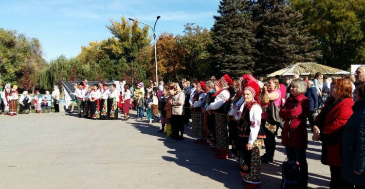 Всеукраинский фестиваль казацкой песни: творческие коллективы со всей Украины собрались в Кривом Роге (ФОТО)