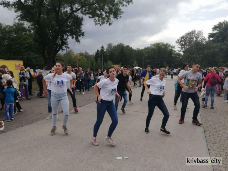 "Город профессий": юные криворожане пробовали себя в роли спасателей, врачей, модельеров и не только (ФОТО)