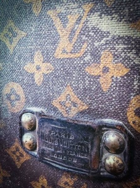 Украинка хранила зерно в Louis Vuitton 1880 года (ФОТО)