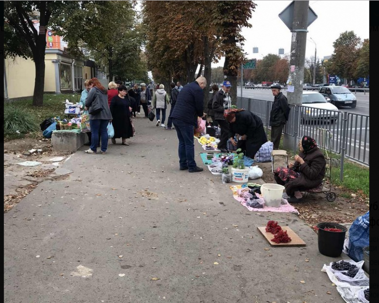 В Кривом Роге продолжают борьбу с местами стихийной торговли