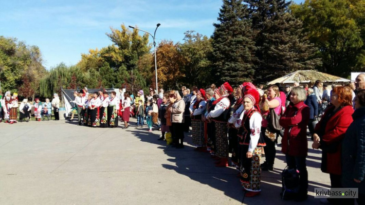 Всеукраинский фестиваль казацкой песни: творческие коллективы со всей Украины собрались в Кривом Роге (ФОТО)