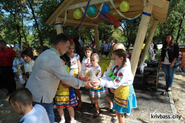 В Кривом Роге Метинвест подарил жителям новое место отдыха (ФОТО)