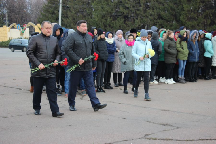 В Кривому Розі з нагоди Дня Гідності та Свободи пройшли урочисті заходи (фото)