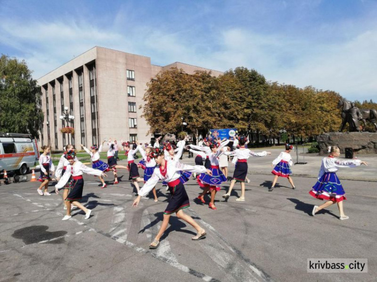 Всегда готовы прийти на помощь: в Кривом Роге ко Дню спасателя организовали праздник (ФОТО)