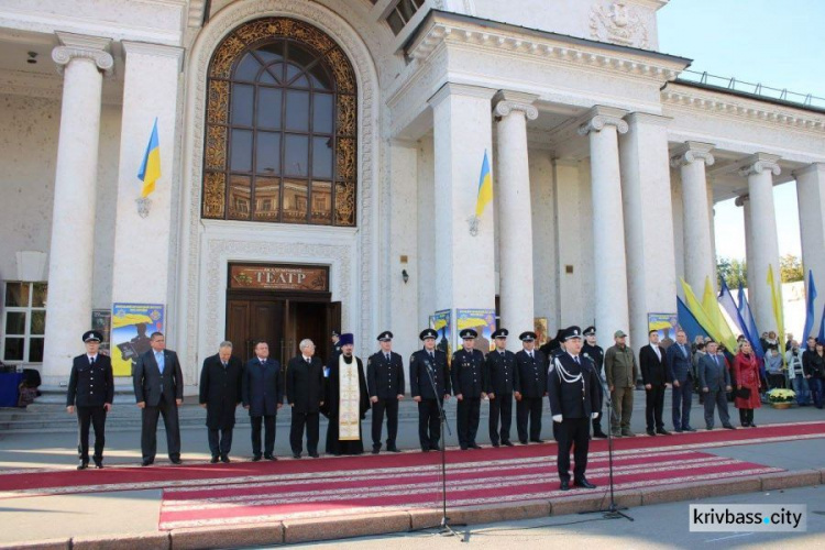 В Кривом Роге курсанты Донецкого юридического института присягнули на верность Украинскому народу (ФОТОРЕПОРТАЖ)