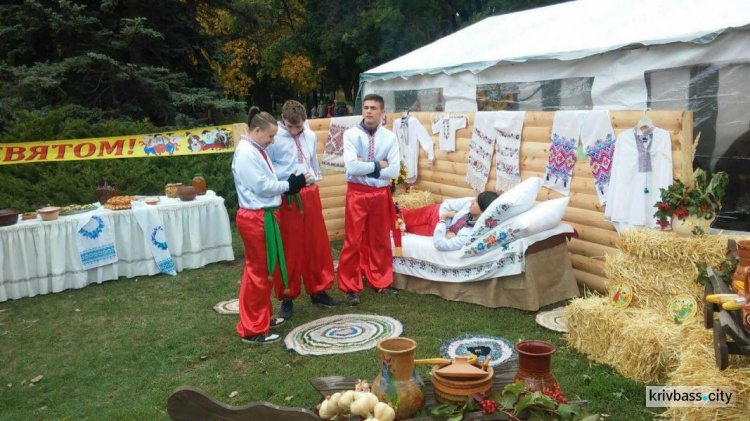 В Кривом Роге состоялся 1-й Международный фестиваль казацкой песни (ФОТОРЕПОРТАЖ)