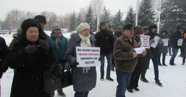 Маршрутки вместо собачьих будок: в Кривом Роге состоялась акция протеста против некачественных перевозок (фото)