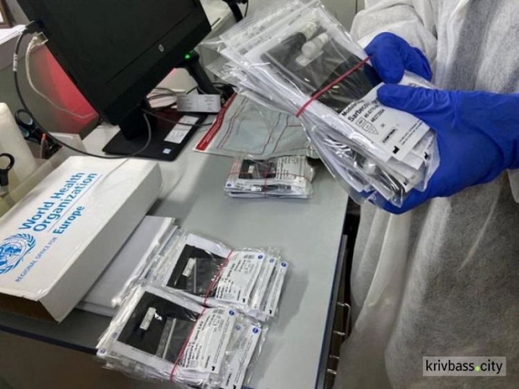 В Україну привезли майже тисячу тестів на коронавірус