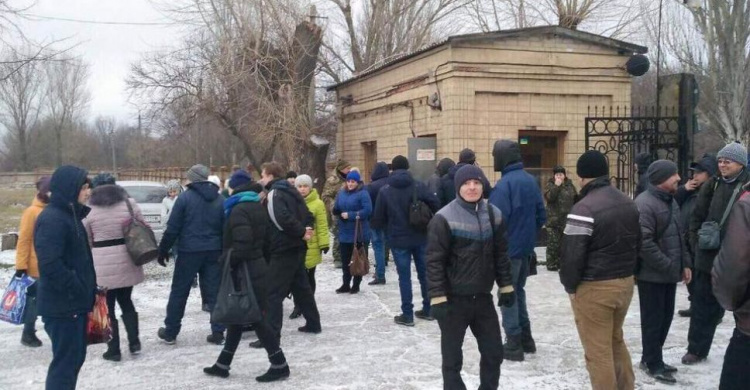 В Кривом Роге незаконно уволили работника госпредприятия и активиста, его коллеги протестуют