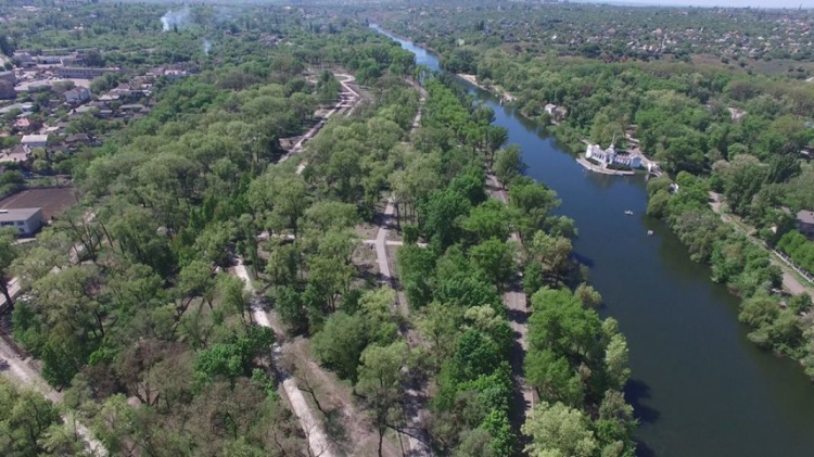 В Гданцевском парке в Кривом Роге появились альтанки