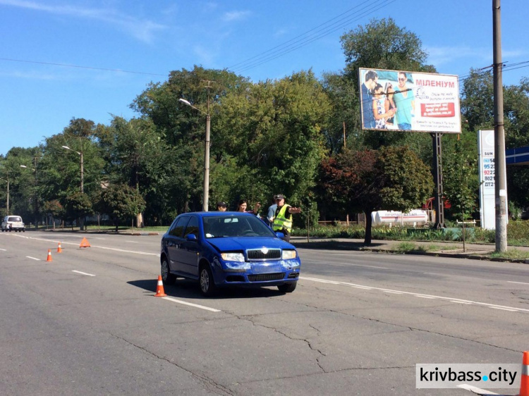 В Кривом Роге произошло ДТП из-за заглохшего автомобиля (ФОТО)