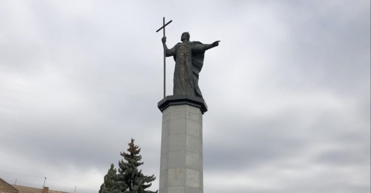 Площадь Александра Поля в Кривом Роге переименовали в площадь Владимира Великого