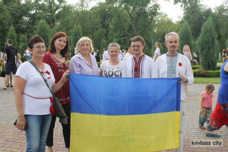 Красота этнической моды: в Кривом Роге прошел парад вышиванок (ФОТО, ВИДЕО)