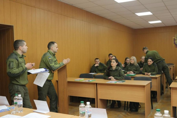 Военный психолог из Кривого Рога стала победителем этапа конкурса "Лучший психолог НГУ" (фото)