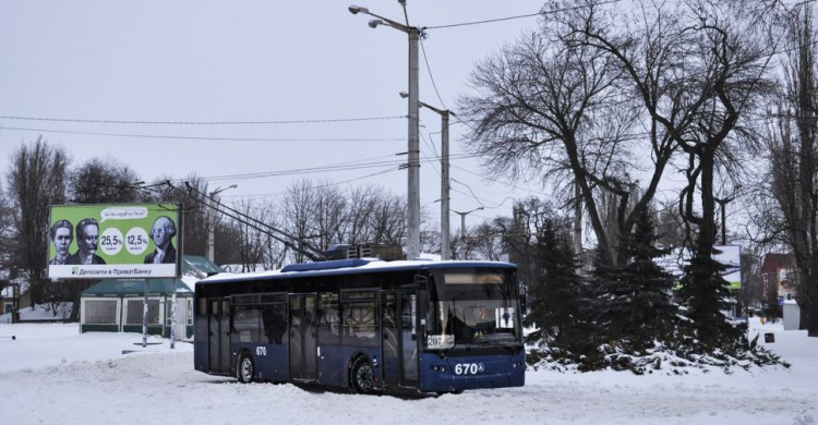 Транспорт Кривого Рога в непогоду работает пока без перебоев, – мэрия