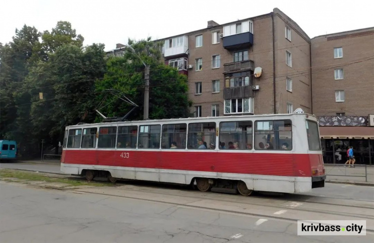 Рух трамваїв поновлять: у Кривому Розі зміни у курсуванні транспорту до станції «Кривий Ріг-Головний»