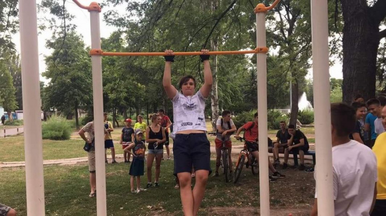 Названы победители: в Кривом Роге прошли соревнования по Street Workout (ФОТО)