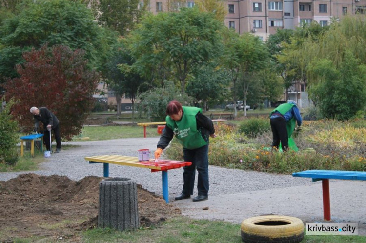 Жители Кривого Рога собственными силами облагородили парк на Восточном (ФОТО)