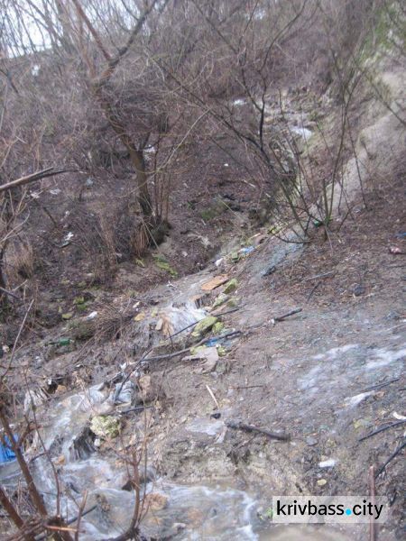 В Кривом Роге сточные воды попадают в реку Саксагань (ФОТОРЕПОРТАЖ)