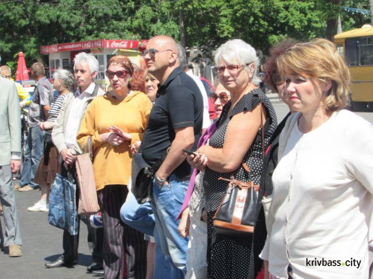 В Кривом Роге открыли памятник последнему кошевому атаману (ФОТО) +(ВИДЕО)+(ОБНОВЛЕНО)