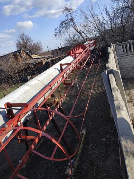 В одном из районов Кривого Рога пытаются незаконно установить вышку мобильной связи (фото)