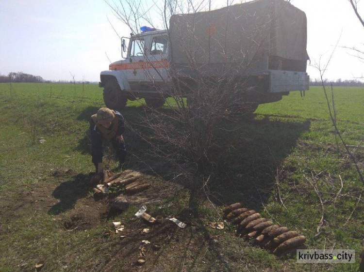 В Криворожском районе во время полевых работ обнаружили опасную находку