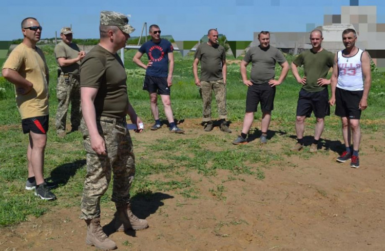 Зенитчики 17-й ОМТБр Кривого Рога утерли нос разведчикам и связистам (фото) 