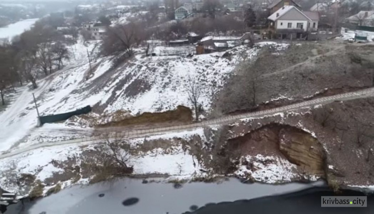 В Кривом Роге завершено строительство нового лестничного спуска на скалах МОПРа (фото)