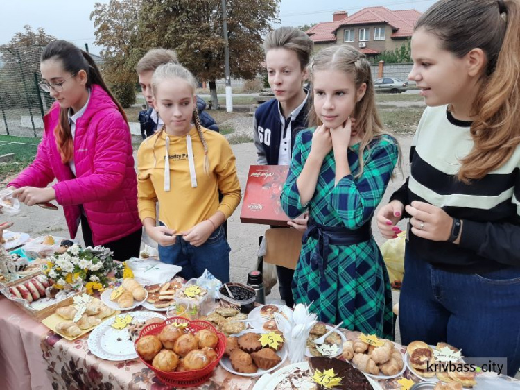 "От сердца к сердцу": в Криворожских школах начались традиционные осенние ярмарки (фото)