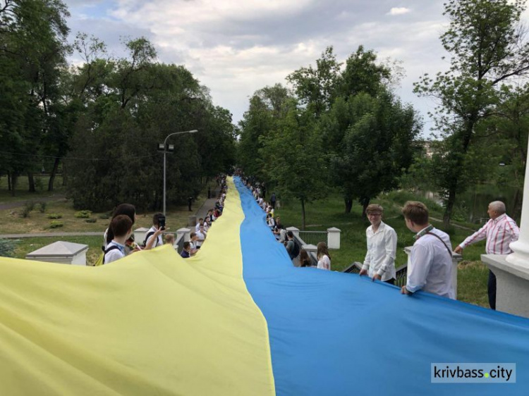 Красота этнической моды: в Кривом Роге прошел парад вышиванок (ФОТО, ВИДЕО)