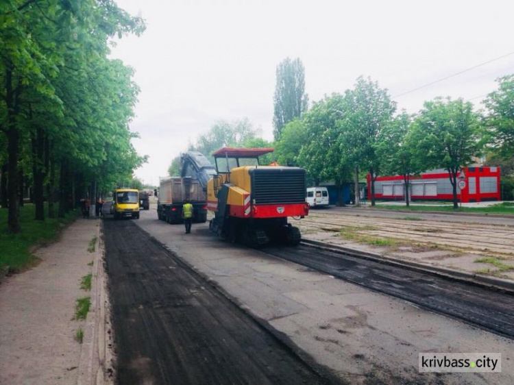 В Кривом Роге продолжаются работы по ремонту дорог (ФОТОФАКТ)