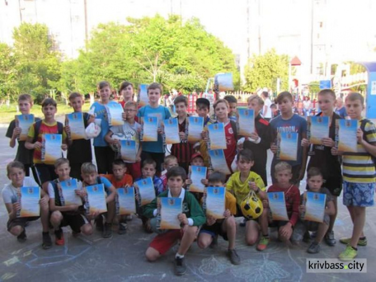 В Кривом Роге громада микрорайона провела праздник ко Дню защиты детей (ФОТОРЕПОРТАЖ)