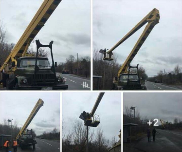 В Кривом Роге вандалы сняли солнечную батарею, освещавшую остановочный комплекс (ФОТО)