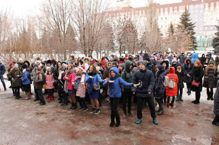 Главная ёлка города: в Кривом Роге прошёл грандиозный праздник для творчески одаренных детей (фото)