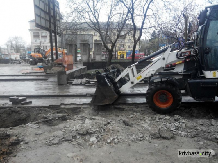 Полным ходом: в Кривом Роге идет ремонт парка имени Богдана Хмельницкого (фотофакт)