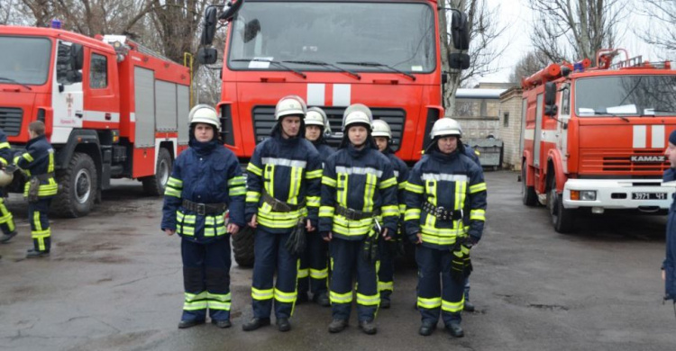 Спасателям Кривого Рога вручили ключи от новенького автомобиля (ФОТО)