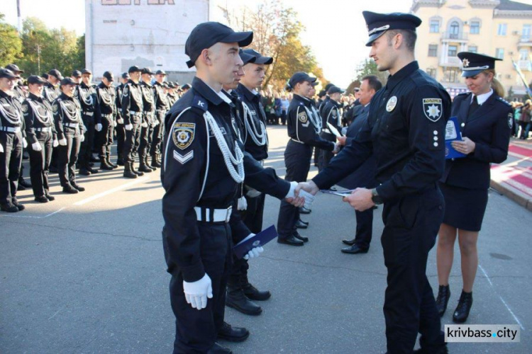 В Кривом Роге курсанты Донецкого юридического института присягнули на верность Украинскому народу (ФОТОРЕПОРТАЖ)