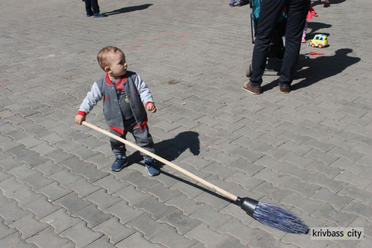 В Терновском районе Кривого Рога прошла акция "В Європу без сміття!" (ФОТО)