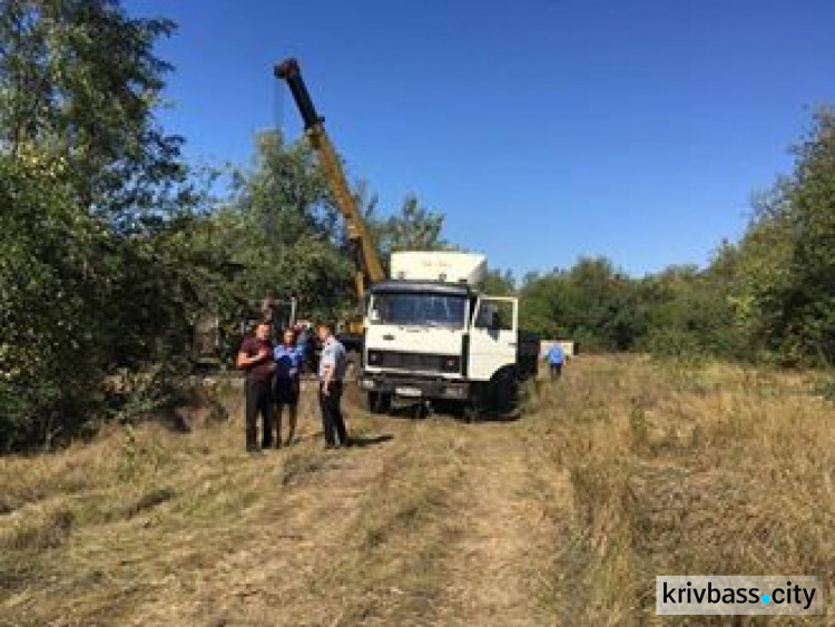 Активисты Кривого Рога поймали на "гарячем" расхитителей имущества 17-й танковой бригады (ФОТО)