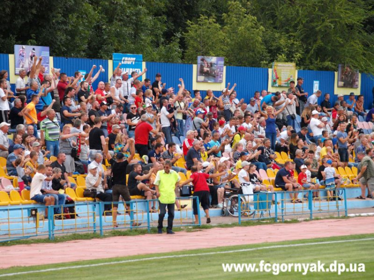 Криворожский ФК "Горняк" сыграл вничью на матче чемпионата Украины (фото)