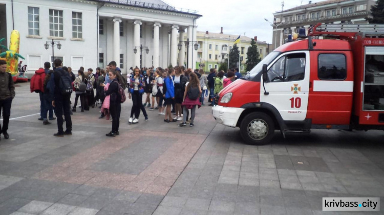 В Кривом Роге прошел флешмоб «Украина за безопасность дорожного движения» (ФОТО)