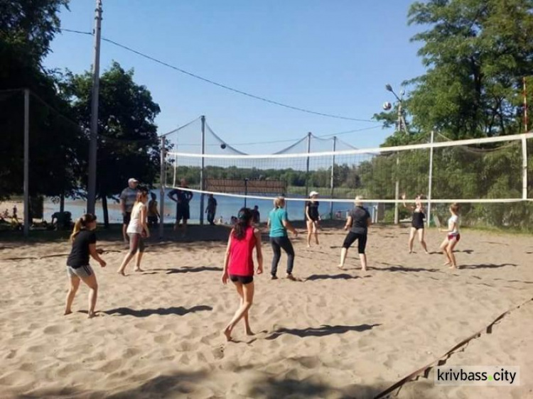 В Кривом Роге прошёл турнир по волейболу среди студентов (ФОТОРЕПОРТАЖ)